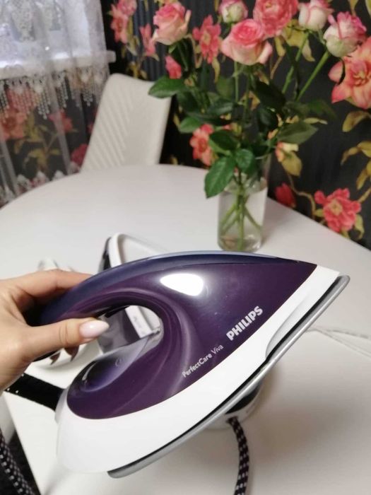 Праска з парогенератором PHILIPS PerfectCare Viva GC7051/30