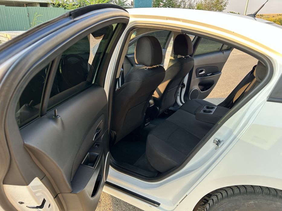 Продам Chevrolet Cruze