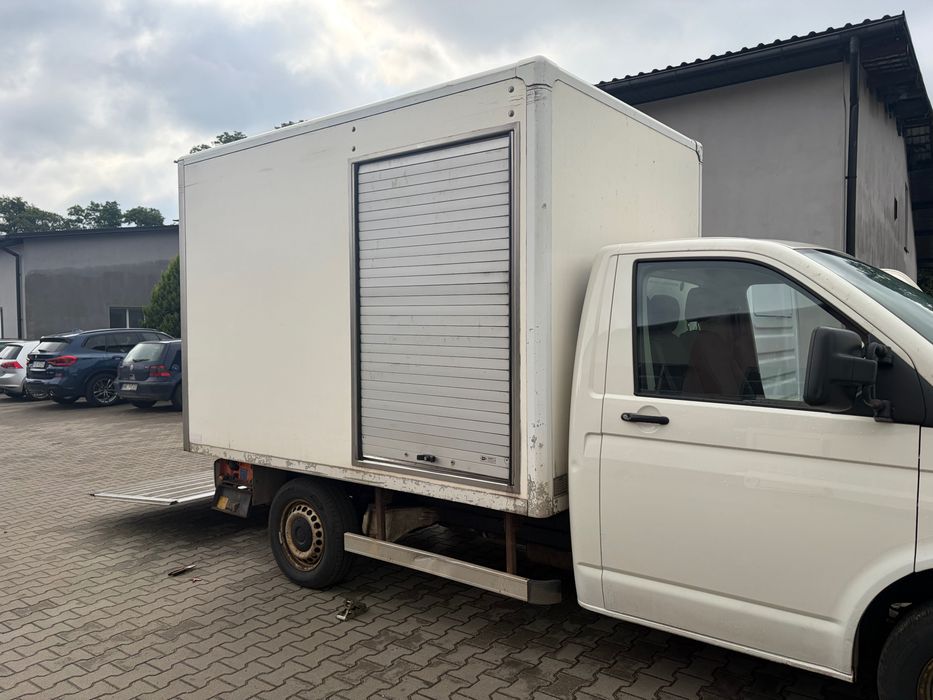 Kontener z windą załadowcza volkswagen