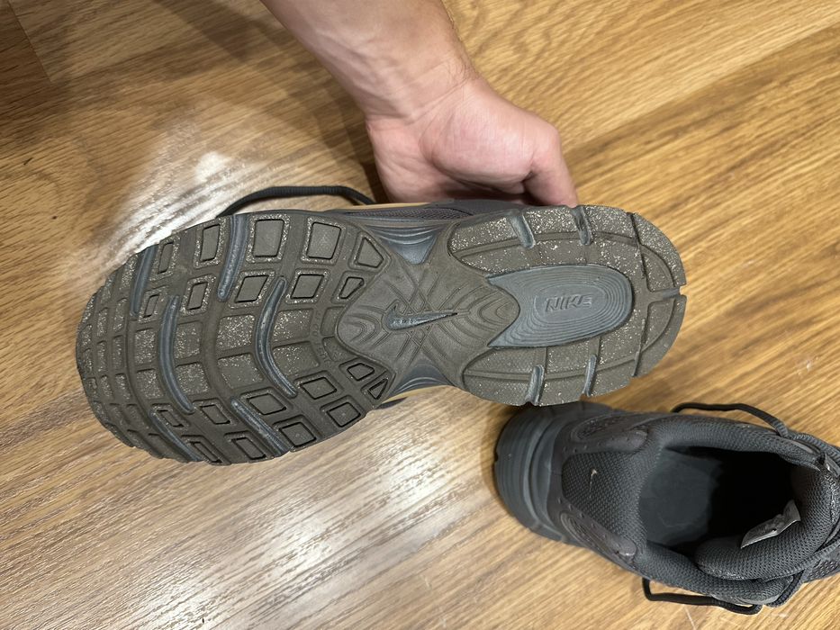 Оригінальні кросівки Nike V5 RNR "Medium Ash" — Розмір 40 (25 см)