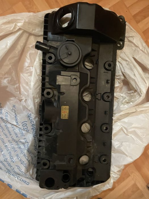 Клапанна кришка n62b48 bmw 4.8