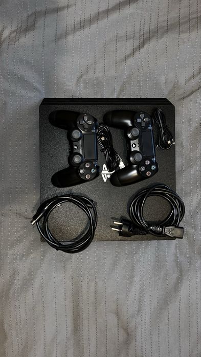 Sony Play Station 4 PRO 1 Tb 2 Pady po serwisie Cicha z Grami x2