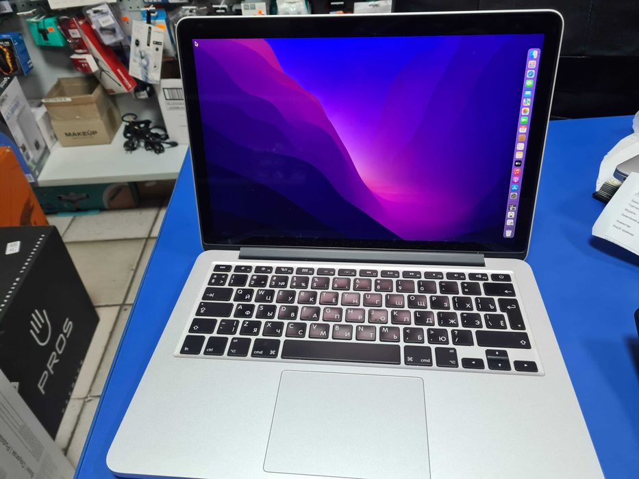 Apple MacBook Pro 13 2015/i5/2.4ghz/8gb