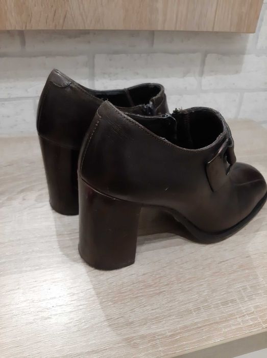 Sprzedam skórzane buty damskie 37