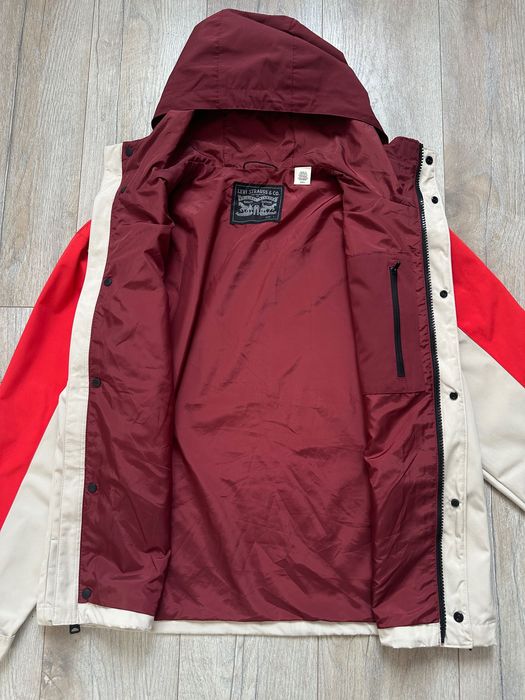 Ветровка Levi’s S размер