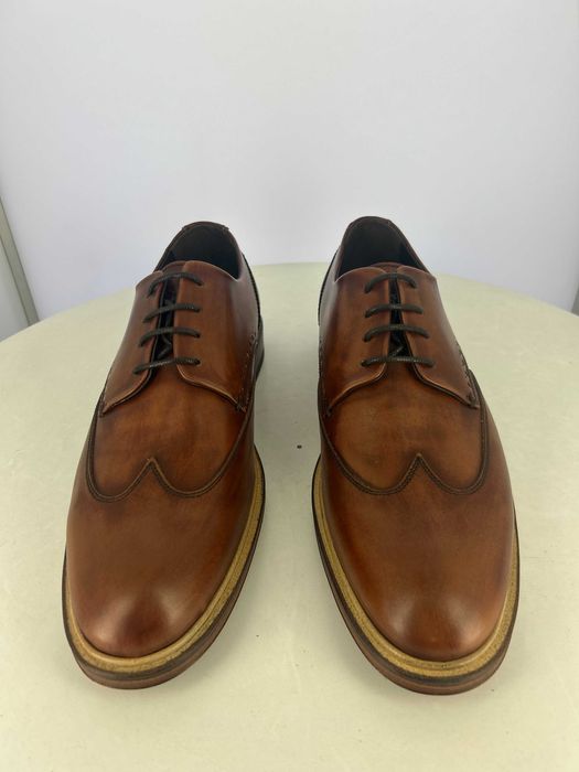 Sapato clássico todo em pele castanho mel!