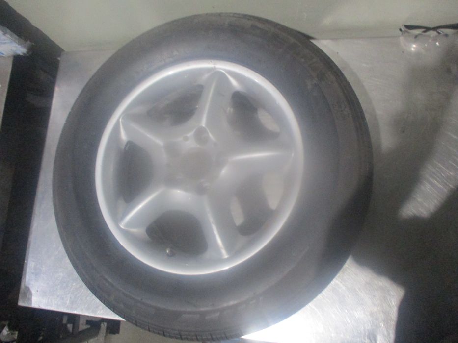 Pneu suplente BMW X5 (E53)