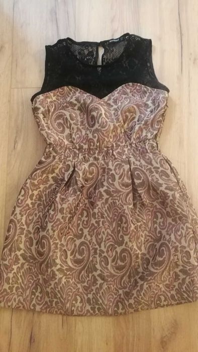 Sukienka xs koronka wzór złota róż