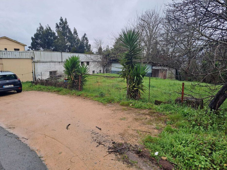 Moradia, armazém e terreno , entre Paço de Sousa e Lagares Penafiel