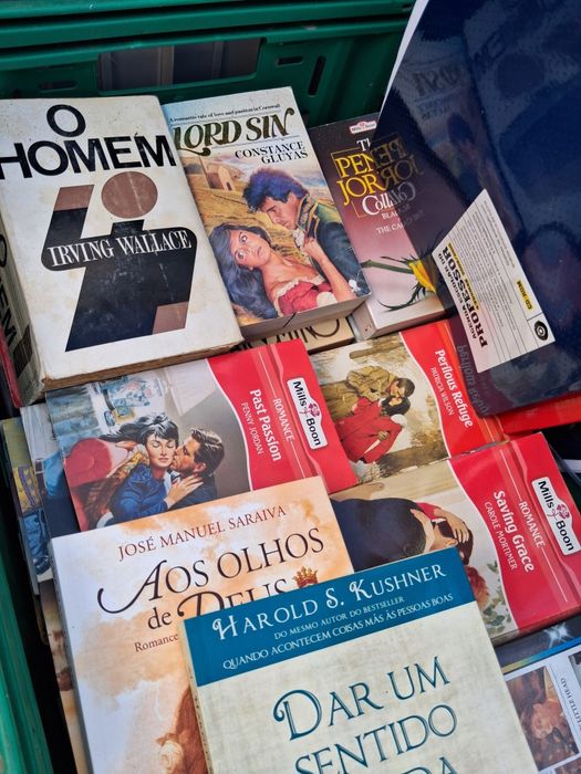 6 caixas de livros