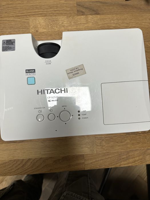 Rzutnik projektor Hitachi CP x2520 + pokrowiec, pilot i zasilacz