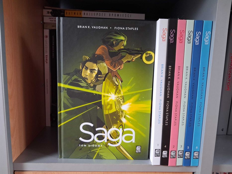 Saga 1 - 7 tomów Mucha Comics