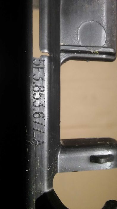 Skoda Octavia III,5E3,kratka środek zderzaka przód,oryginał