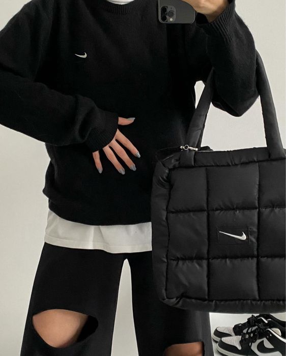 Шерстяной свитер Nike