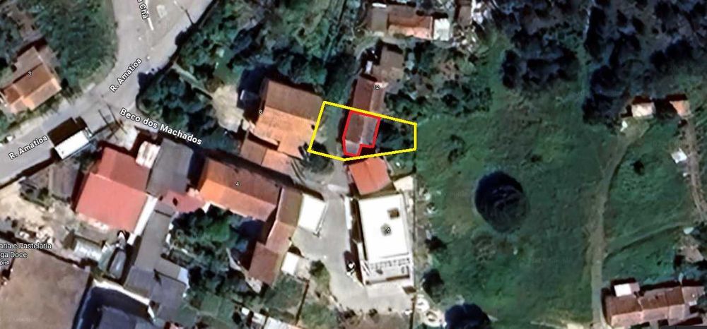 Casa com jardim a 9 minutos do mar – para renovar ao seu gosto!