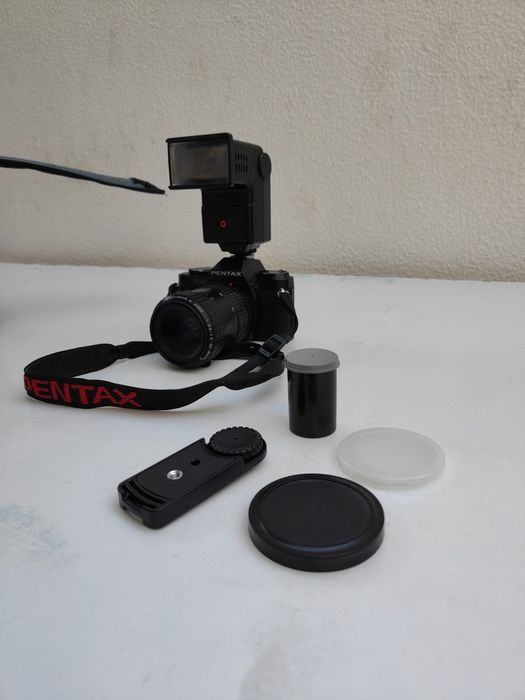 Pentax P30 + Lente Takumar-A Zoom 28-80mm + Flash AF240Z