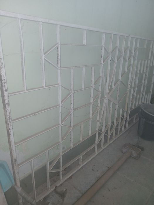 Металева решіьки.