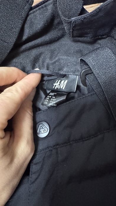 Продам куртку жилетку Reserved