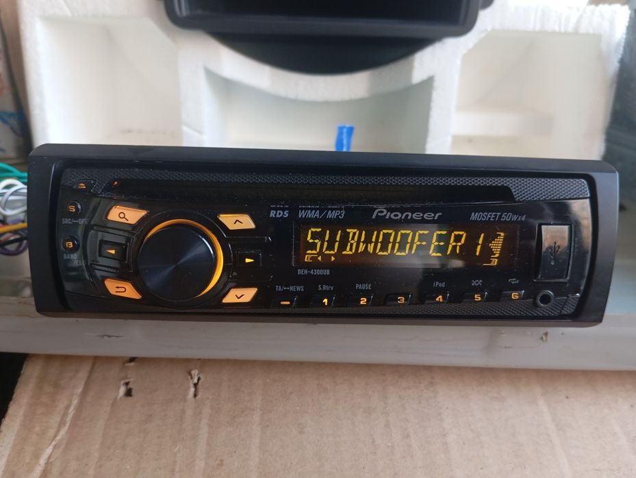 Pioneer DEH-4300 UB с Bluetooth.RBG подсветка