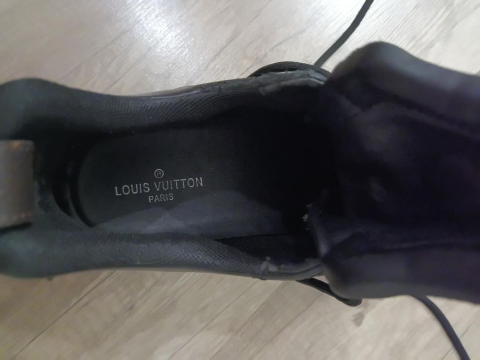Buty damskie Louis Vuitton.
