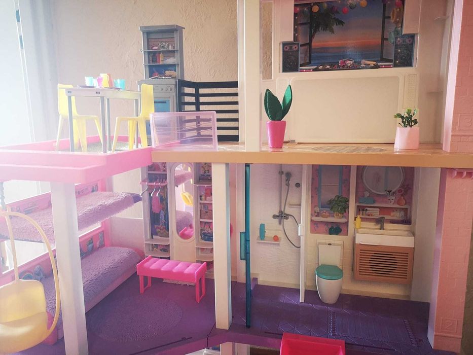 domek dla lalek Barbie DreamHouse Deluxe plus samochód