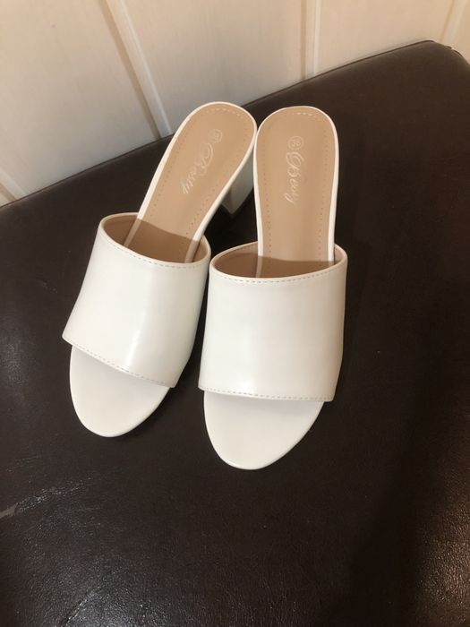 Buty 38 biale skoropodobne