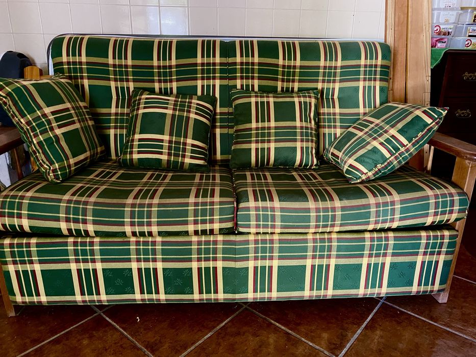 Sofá Cama + 2 poltronas