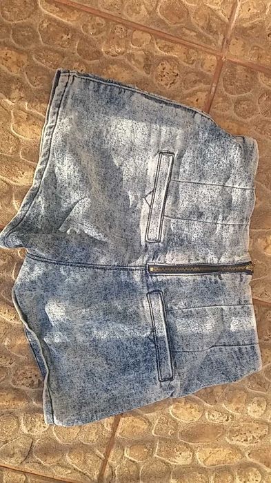 spodenki na lato Bershka rozm. 34/36