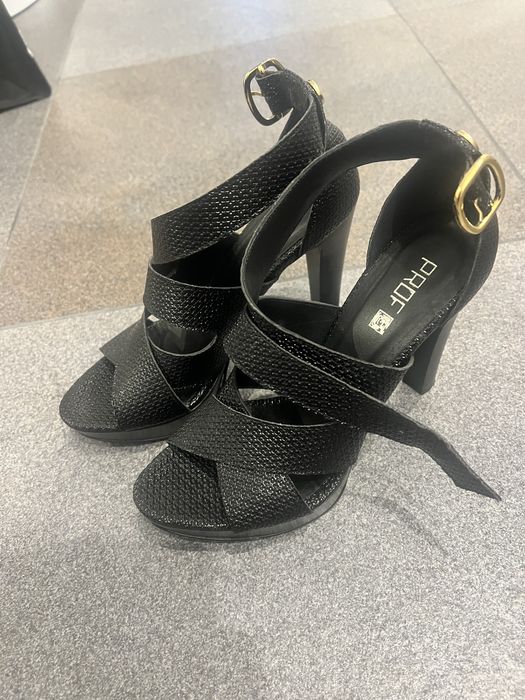 Sandálias PROF novas