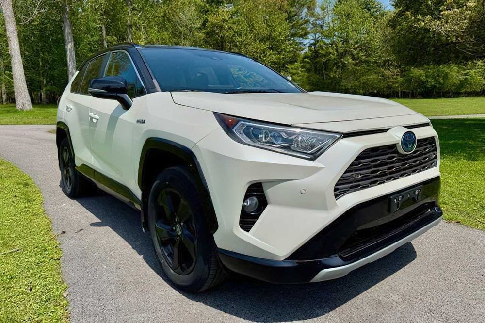 Toyota RAV4 XSE      2021