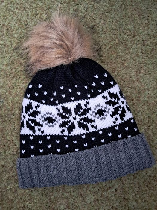 Шапка зимова жіноча Mountain Warehouse