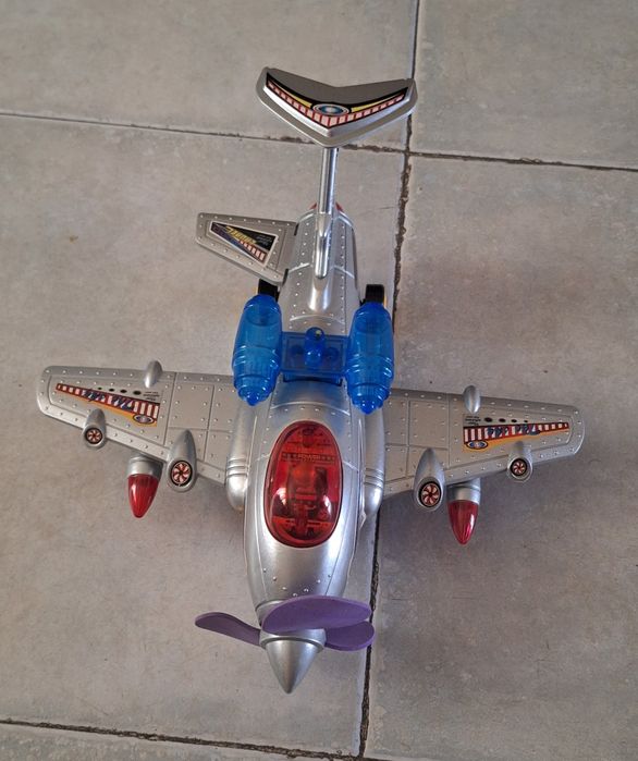 Avião Militar AirWar c/ Luzes e Som