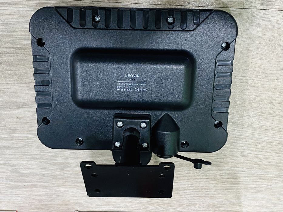 Projector Led Solar c/ sensor e bateria