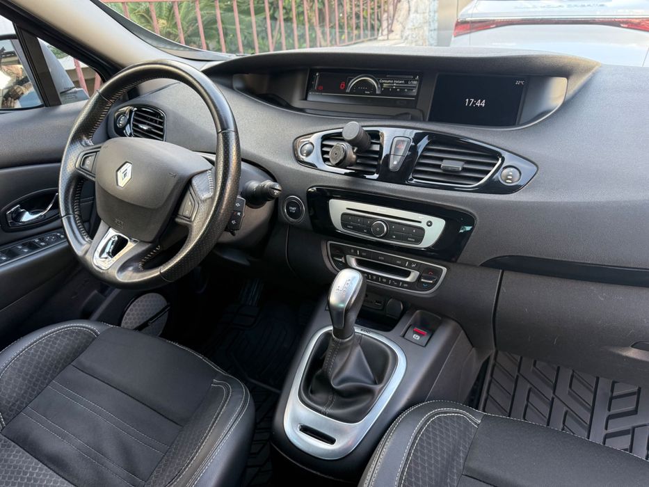 Renault Scénic dCi Automatico Bose (2016) – 106.000 km