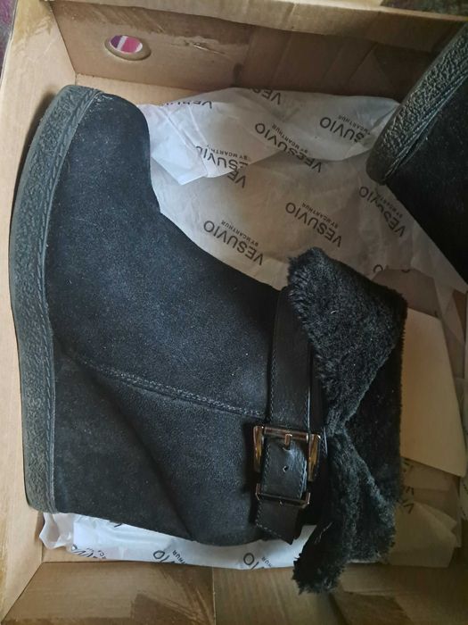 Buty zimowe damskie czarne zamszowe na koturnie 38