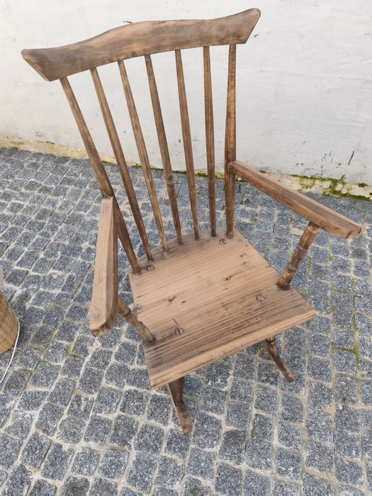 Cadeira de Baloiço Vintage em Madeira Maciça