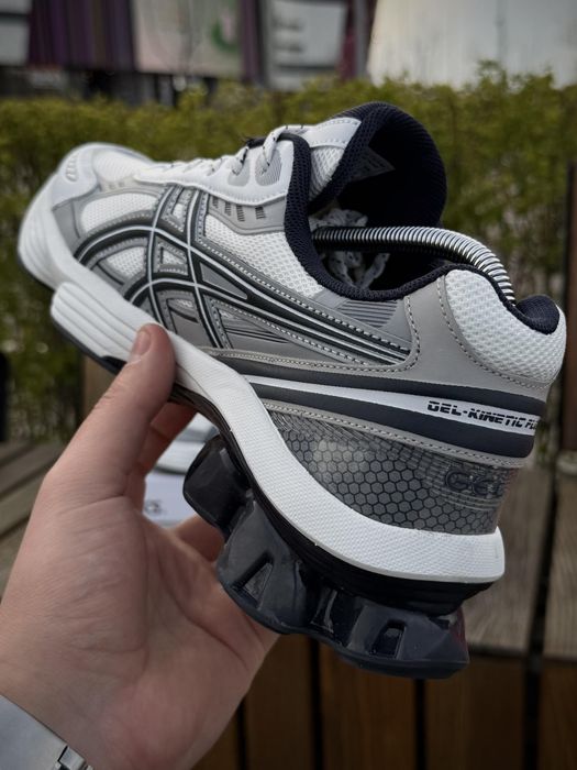 Кросівки Asics сірі Ексклюзивна модель Asics
Артикул: 3306-3
