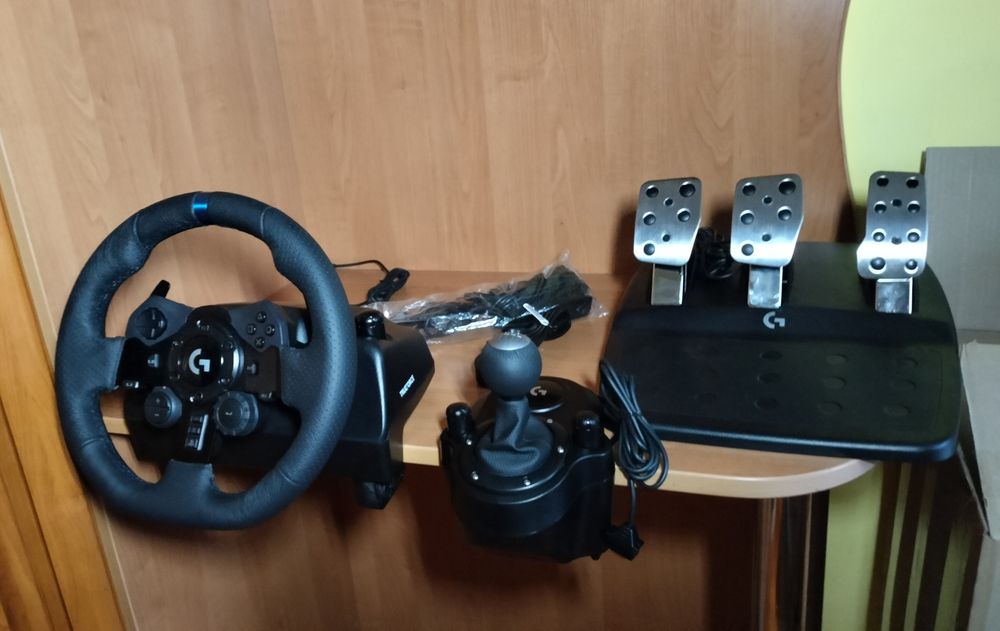 Ігровий руль Logitech g923