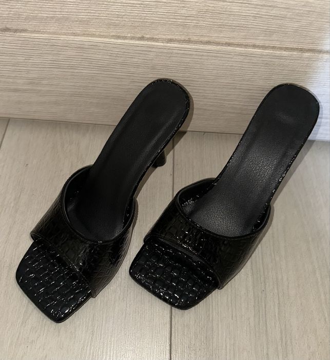 Нові Мюлі шльопанці на підборах