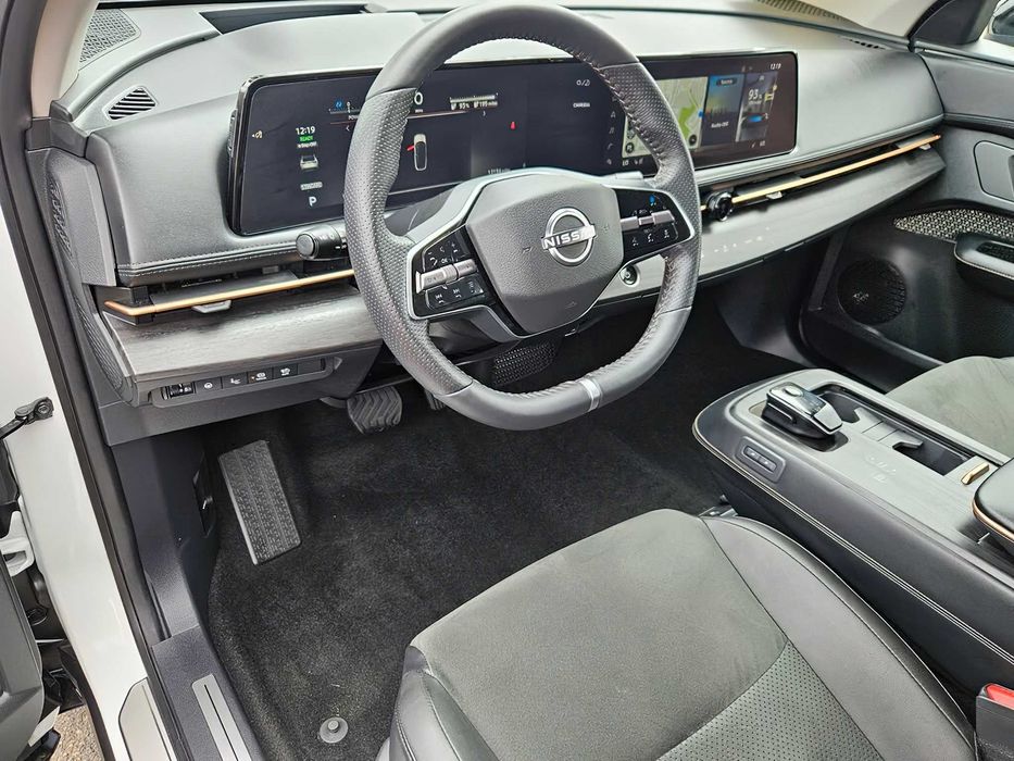 Nissan Ariya      2023