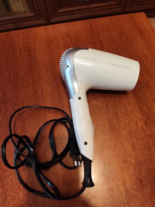 Продам фен Delfa, 1400W.