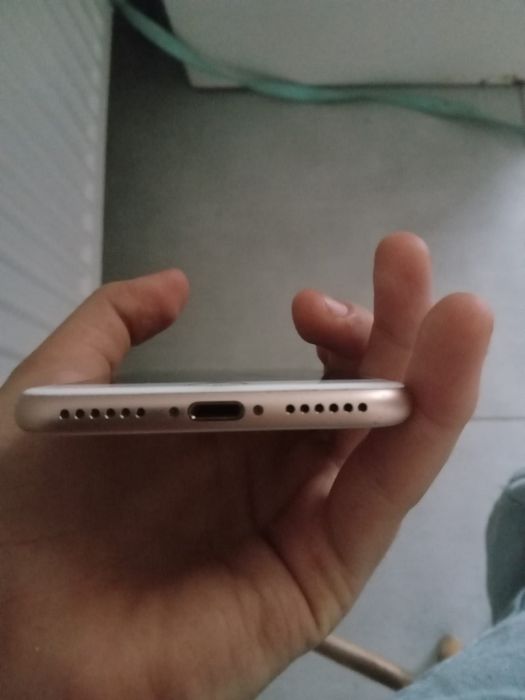 Telefon iPhone 8