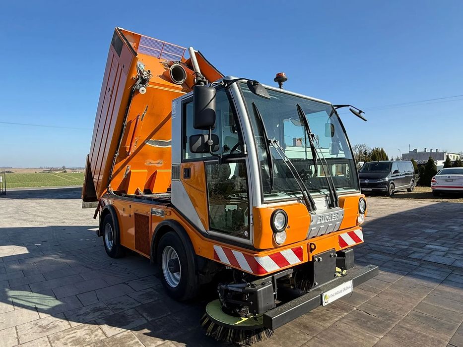 BUCHER CITYCAT 5000  Zamiatarka 2013 Rok FILM