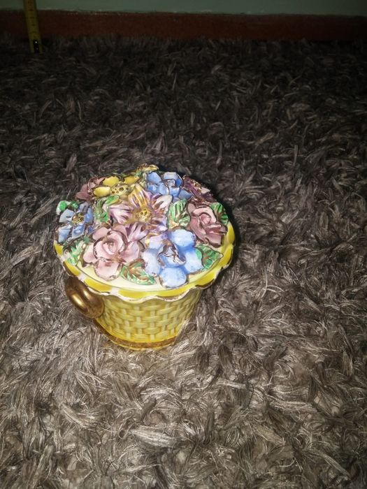 Porcelana joalheira bonecos