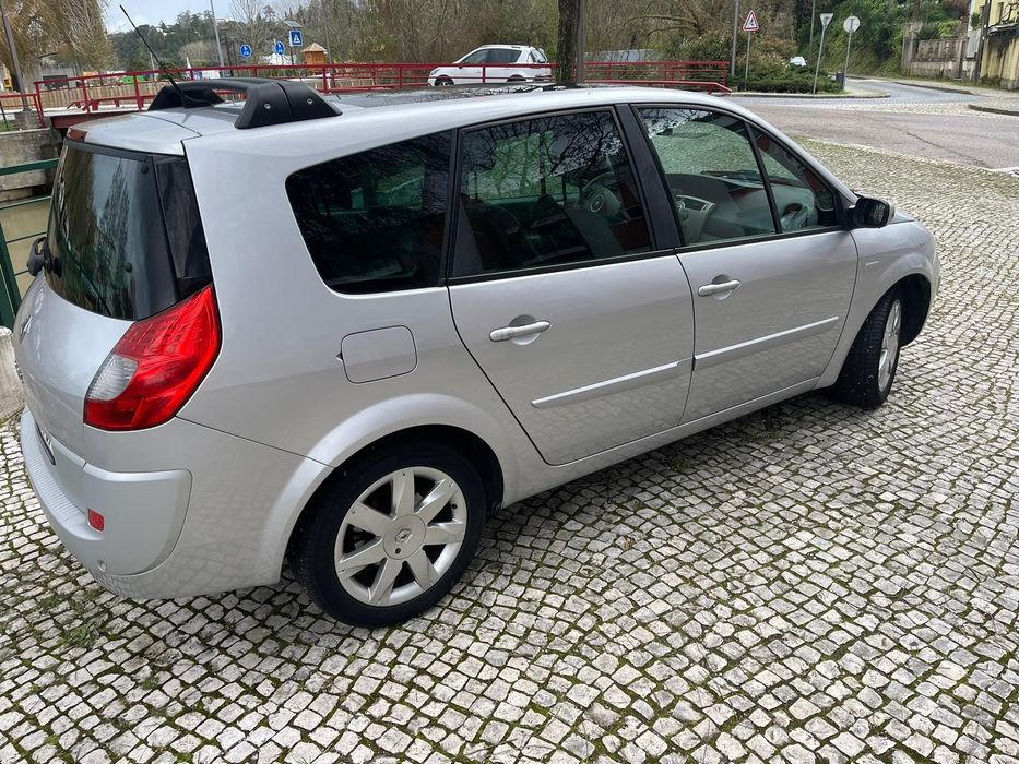 Grand Scenic ll
237.000KM