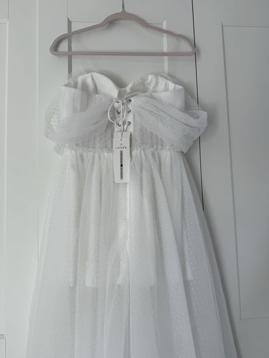 Piękna Suknia ślubna BOHO NOWA