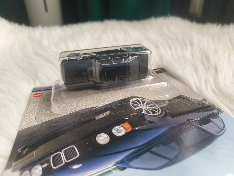 BMW M5 E34 hot wheels premium