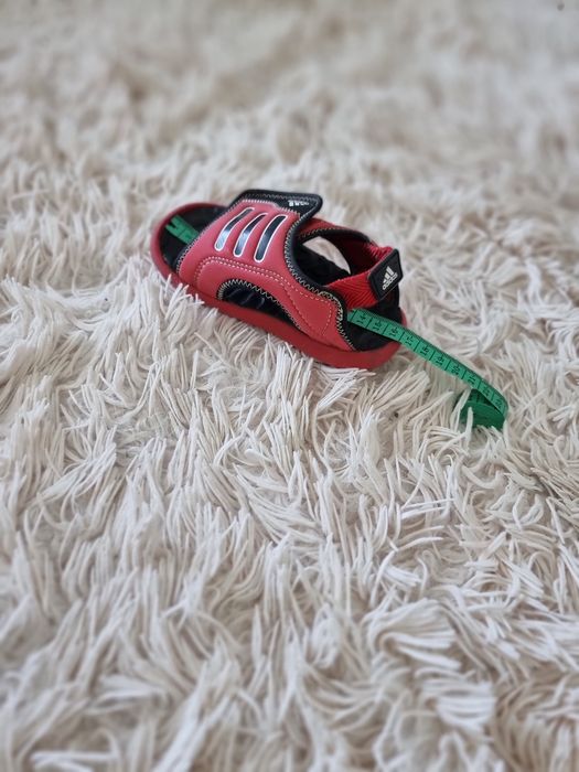 Sandałki adidas dla malucha