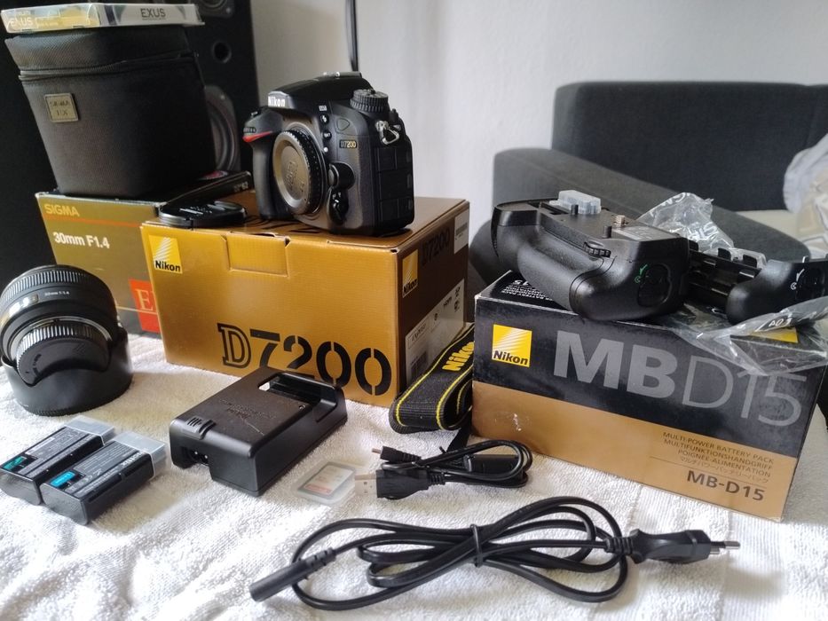 Nikon D7200+MB-D15+Sigma 30 mm f.1.4 EX