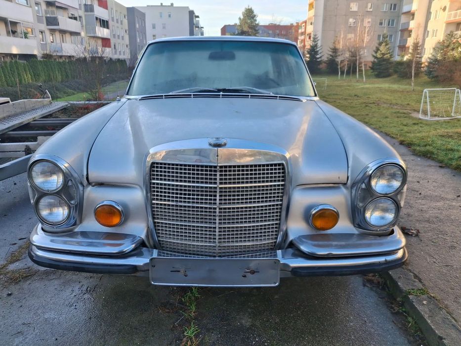Mercedes-Benz 280 Mercedes W 108 280 SE 4.5 V8 Automat